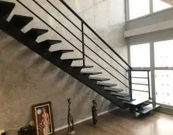 Escadas em Aço